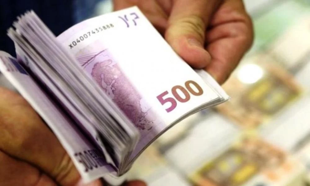 ΑΑΔΕ: Εντελώς δυσανάλογα τα νούμερα - 8.543 φορολογούμενοι χρωστούν 87,4 δισ. ευρώ στην Εφορία